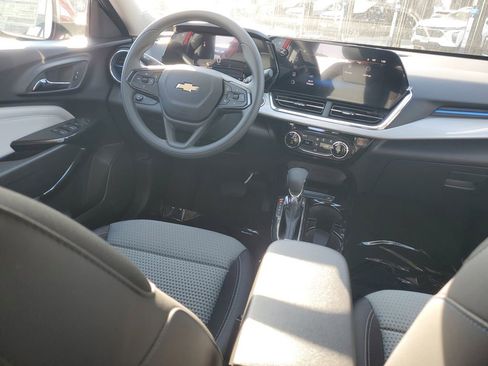 New 2026 Chevrolet Trax LT image 11