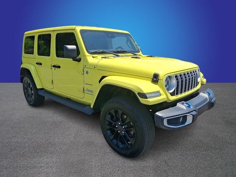 Used 2024 Jeep Wrangler Unlimited Sahara AWD/4WD image 3
