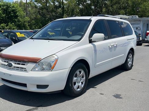 Used 2009 Kia Sedona LX FWD image 3