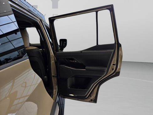 Certified 2025 Lexus GX 550 AWD/4WD image 17
