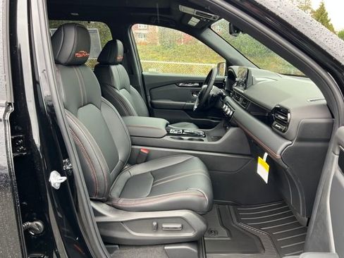 New 2025 Honda Pilot TrailSport image 9
