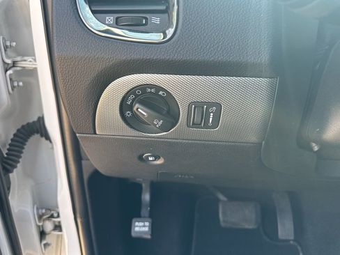 Used 2020 Dodge Durango R/T w/ Technology Group AWD/4WD image 13