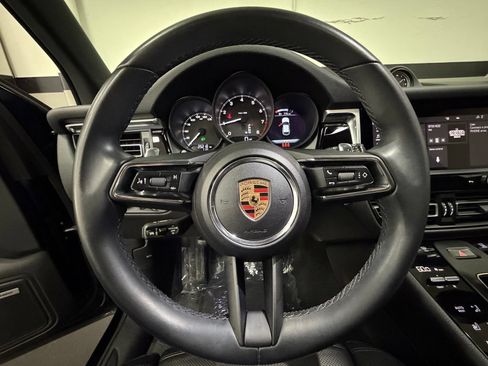Used 2023 Porsche Macan AWD/4WD image 30