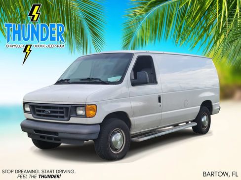 Used 2006 Ford E-250 and Econoline 250 RWD image 2
