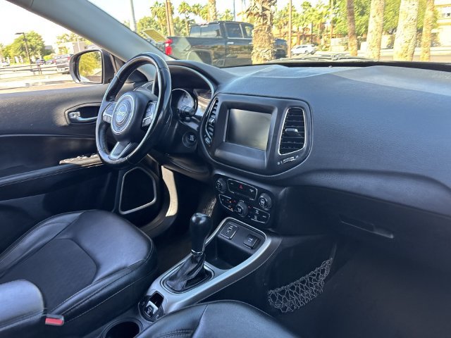 Used 2018 Jeep Compass Latitude w/ Popular Equipment Group FWD image 12