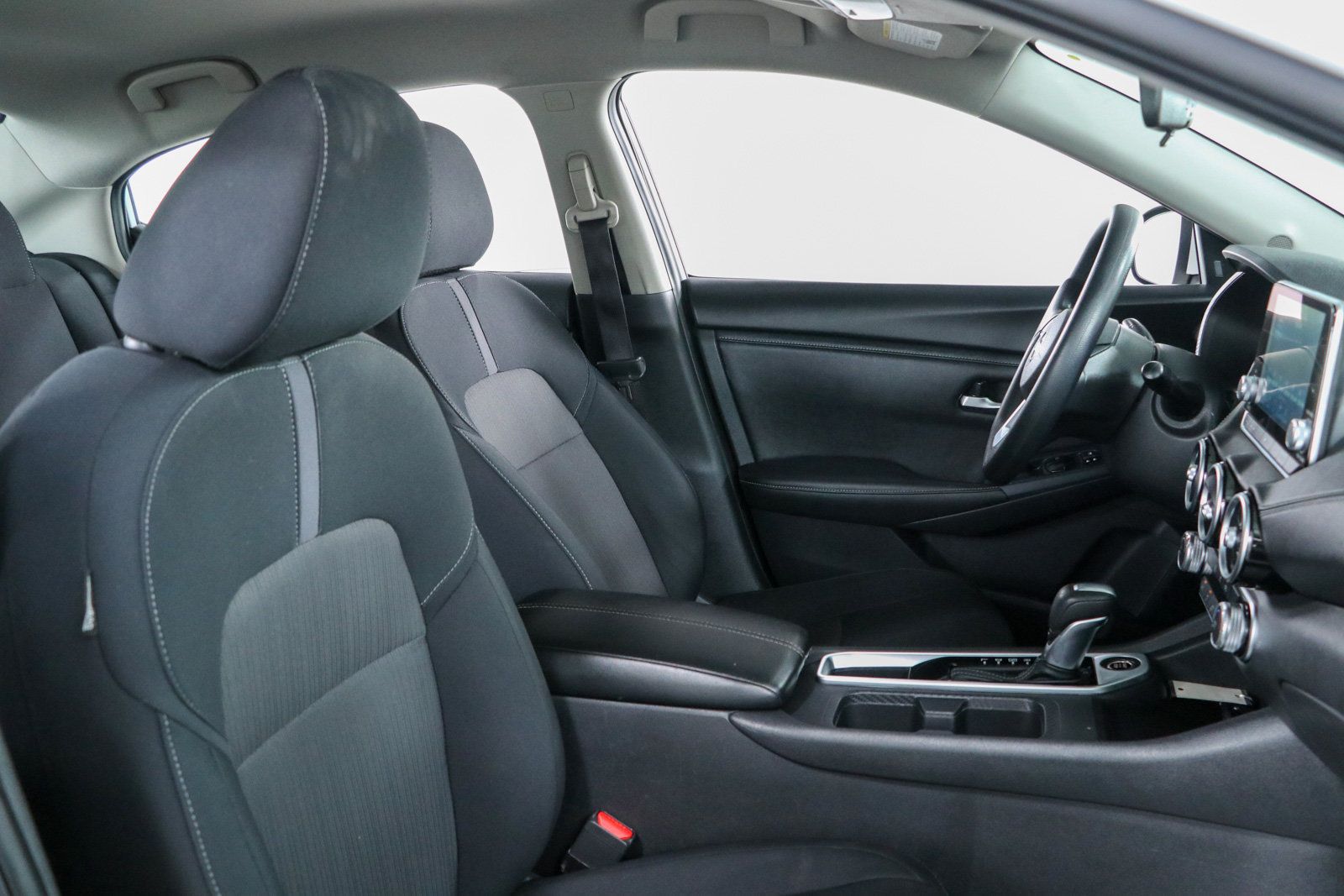 Used 2024 Nissan Sentra SV FWD image 26