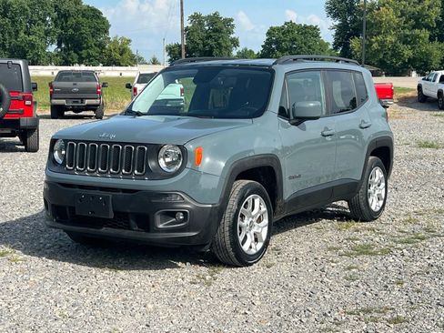 Used 2017 Jeep Renegade Latitude image 1