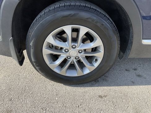 Used 2019 Hyundai Santa Fe SE image 7