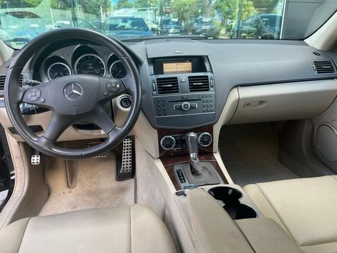 Used 2011 Mercedes-Benz C 300 Sedan image 12