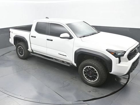 Used 2024 Toyota Tacoma TRD Off-Road AWD/4WD image 13