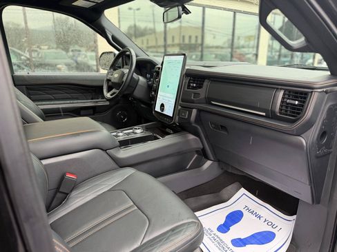 Used 2024 Ford Expedition Max Platinum AWD/4WD image 17