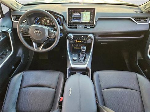 Used 2019 Toyota RAV4 Limited image 16