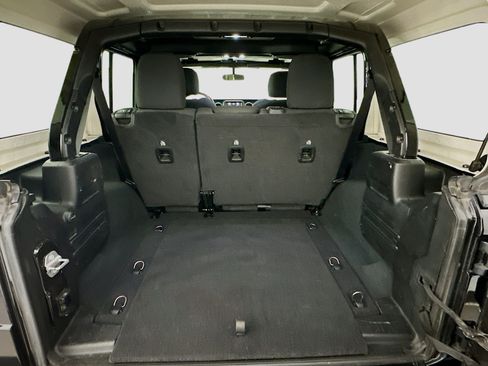 Used 2022 Jeep Wrangler Unlimited Sport AWD/4WD image 30