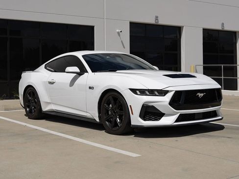 Used 2024 Ford Mustang GT image 3