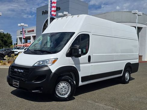 Used 2025 RAM ProMaster 3500 FWD image 3