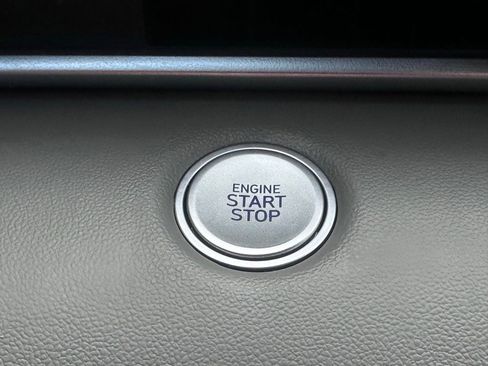 Used 2025 Hyundai Elantra Sport FWD image 27