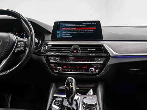 Used 2018 BMW 530i RWD image 13