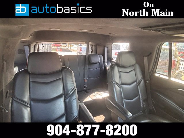 Used 2018 Cadillac Escalade Platinum RWD image 17