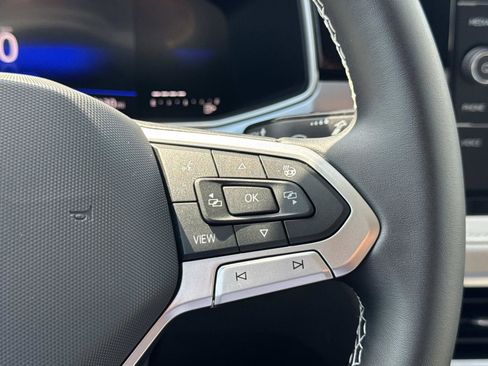 New 2026 Volkswagen Taos SE image 24