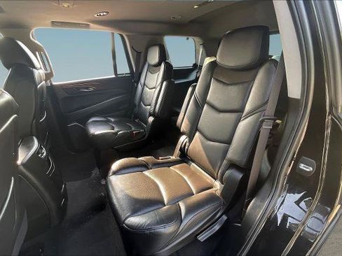Used 2020 Cadillac Escalade Luxury AWD/4WD image 21