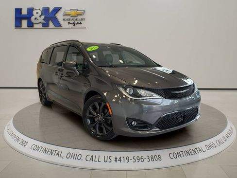 Used 2018 Chrysler Pacifica Touring-L Plus w/ Advanced Safetytec Group FWD image 1