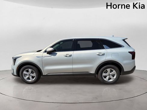 New 2026 Kia Sorento LX FWD image 6