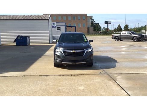Used 2023 Chevrolet Equinox LT w/ Driver Convenience Package AWD/4WD image 3