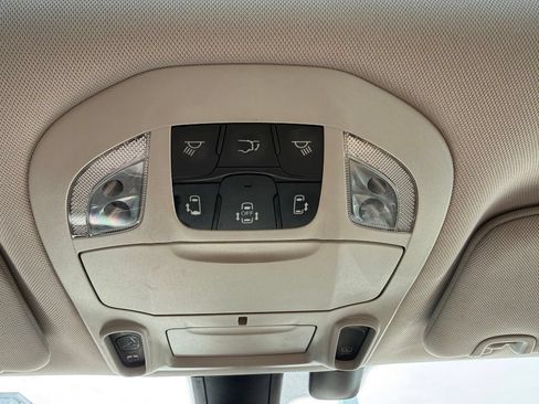 Used 2018 Chrysler Pacifica Limited FWD image 15