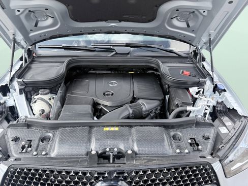 Used 2025 Mercedes-Benz GLE 450e 4MATIC w/ AMG Line Exterior image 71