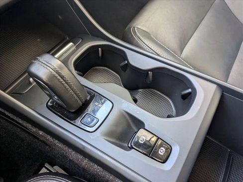 Used 2019 Volvo XC40 T5 Momentum AWD/4WD image 11