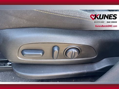 Used 2024 Chevrolet Equinox LT image 11