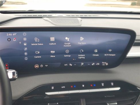 Used 2025 Buick Enclave Preferred image 26