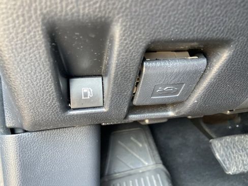 Used 2022 Toyota RAV4 LE AWD/4WD image 45