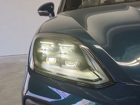 New 2026 Porsche Cayenne AWD/4WD image 9