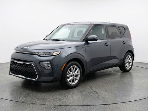 Used 2025 Kia Soul LX w/ LX Technology Package image 3