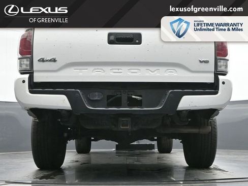 Used 2023 Toyota Tacoma Limited AWD/4WD image 39