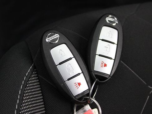 Certified 2019 Nissan Kicks S image 27