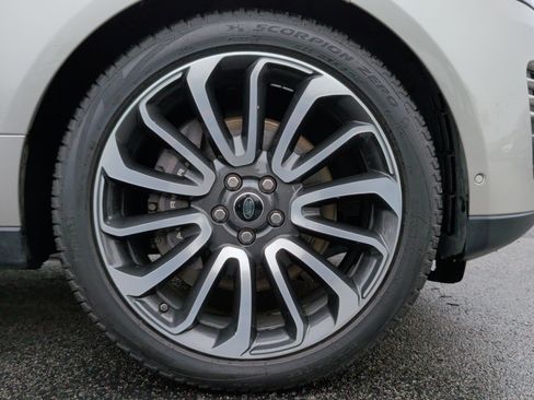 Used 2020 Land Rover Range Rover HSE image 14