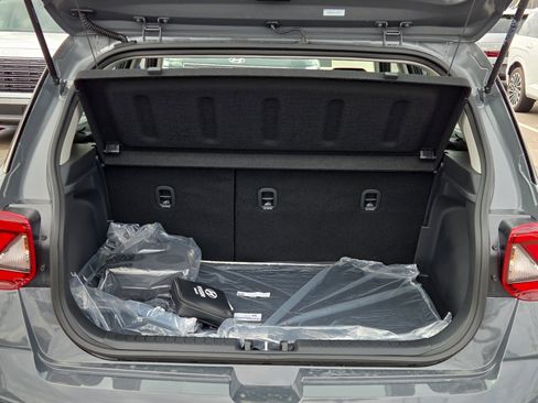 New 2026 Hyundai Venue SE image 4