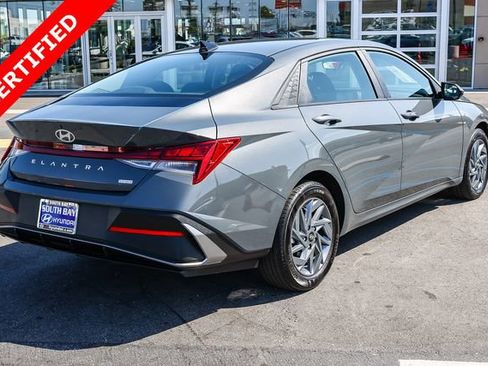 Used 2025 Hyundai Elantra Hybrid FWD image 6