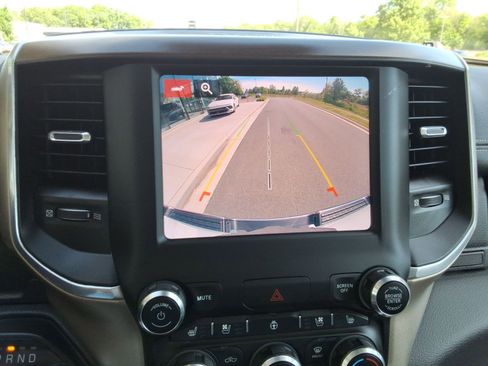 Used 2022 RAM 1500 Laramie AWD/4WD image 16