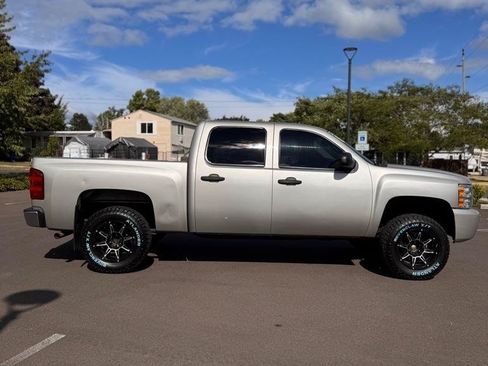 Used 2009 Chevrolet Silverado 1500 LT w/ Power Pack Plus AWD/4WD image 4