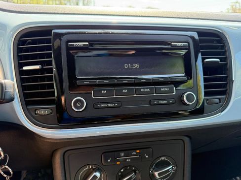 Used 2014 Volkswagen Beetle 1.8T image 37