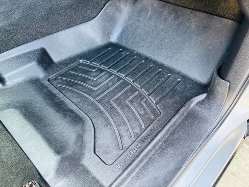 Used 2018 Chevrolet Silverado 1500 LT w/ All Star Edition image 34