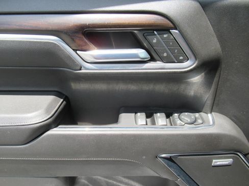 Used 2022 GMC Sierra 1500 SLT AWD/4WD image 19