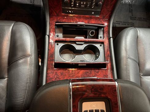 Used 2014 Cadillac Escalade Premium image 25