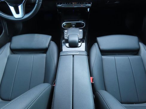 Used 2023 Mercedes-Benz CLA 250 image 9