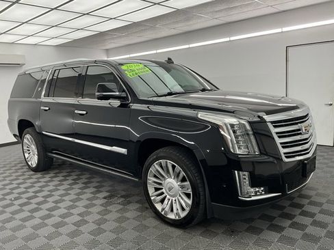 Used 2020 Cadillac Escalade ESV Platinum image 3
