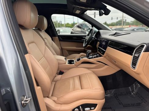 Used 2020 Porsche Cayenne AWD/4WD image 21