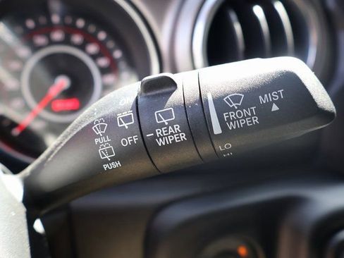 Used 2019 Jeep Wrangler Unlimited Rubicon w/ Uconnect 4C Nav & Sound Group AWD/4WD image 30